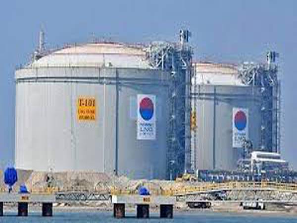 മധ്യപൂർവേഷ്യയിലെ പ്രതിസന്ധിയെത്തുടർന്ന് ഗെയ്‌ലും ഇന്ത്യൻ ഓയിലും വ്യവസായ മേഖലയ്ക്ക് നൽകിയിരുന്ന എൽഎൻജി വിതരണം കുറച്ചു