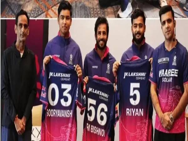 2026 ലെ ഇന്ത്യൻ പ്രീമിയർ ലീഗ് സീസണിനായുള്ള പുതിയ ജേഴ്‌സിരാജസ്ഥാൻ റോയല്‍സ് പുറത്തിറക്കി