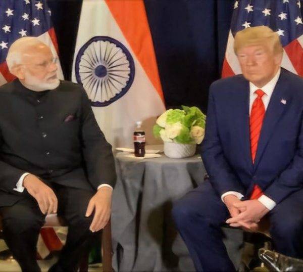 യുദ്ധം ചർച്ച ചെയ്യാൻ മോദിയെ ഫോണിൽ വിളിച്ച് ട്രംപ്; സംഭാഷാണത്തിൽ പങ്കുചേർന്ന് ഇലോൺ മസ്കും; കാര്യം അവ്യക്തം