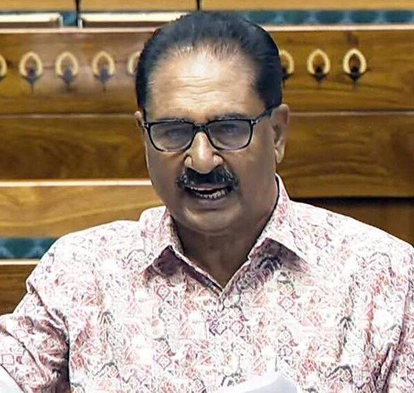 കേന്ദ്ര സര്ക്കാര് കൊണ്ടുവരുന്ന ബില്ലിന് പിന്നില് വനിതാ സംവരണമല്ല ഉദ്ദേശമെന്ന് എന് കെ പ്രേമചന്ദ്രന്